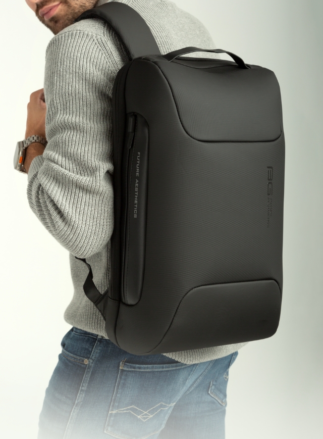Plaisio backpacks
